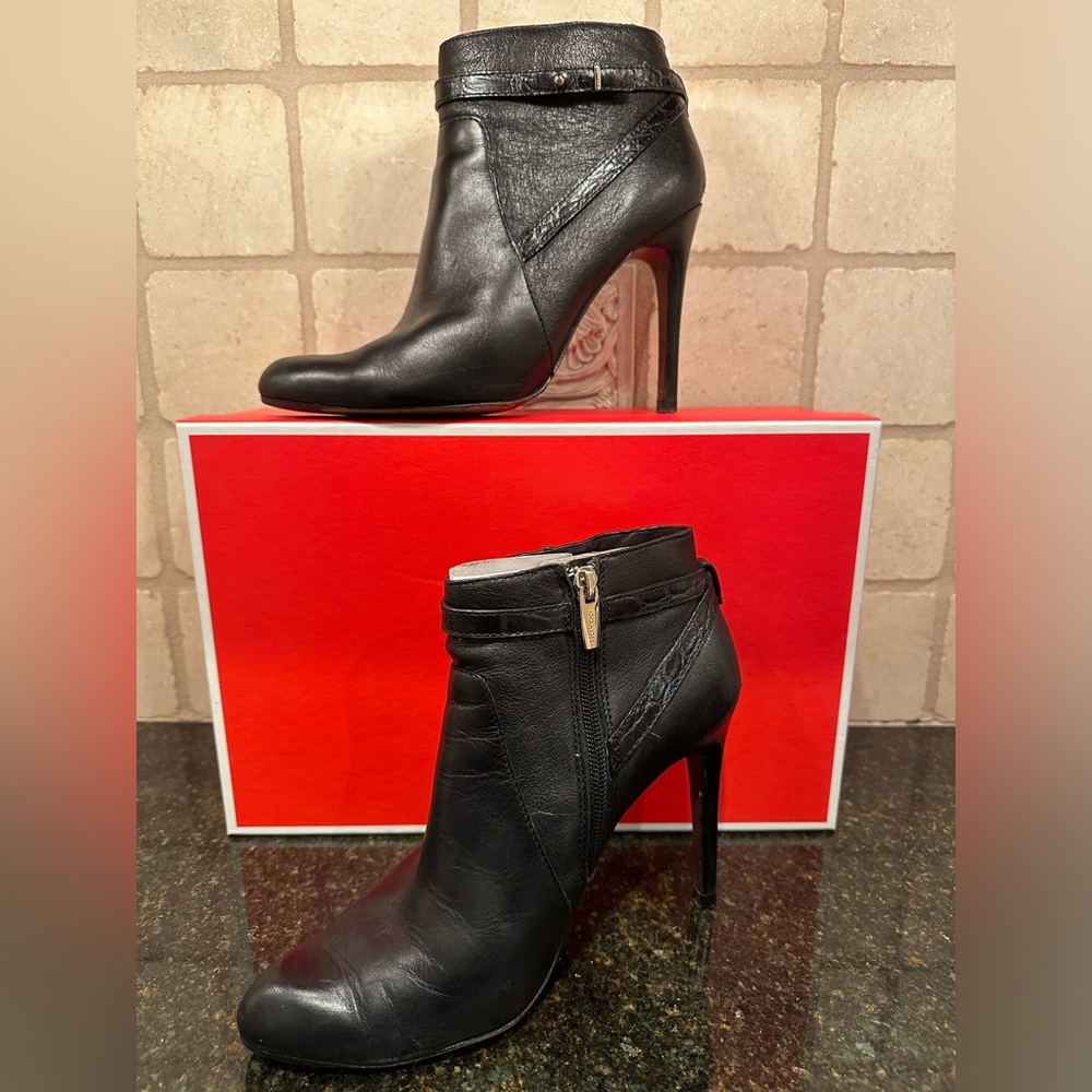 Coach Ursa ankle leather bootie stiletto heel size 8.5